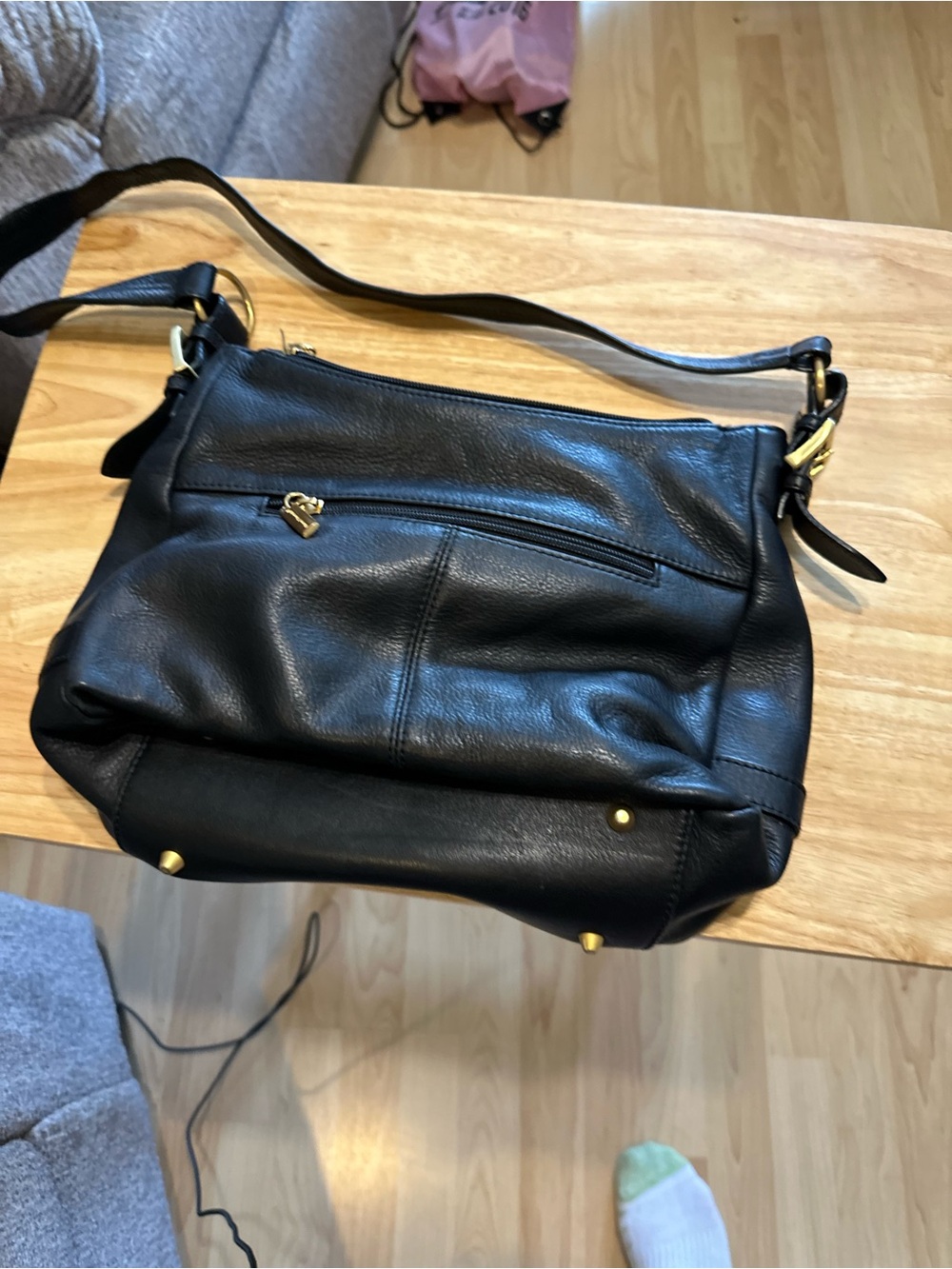 Classic Black Leather Shoulder Bag - Timeless Everyday Carry